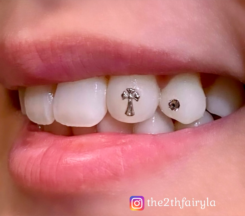 Swarovski Tooth Crystals & Tooth Jewelry – trebbih inc.